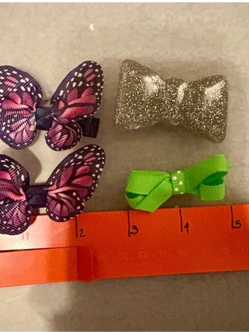 7- bundle of 33 hairbows